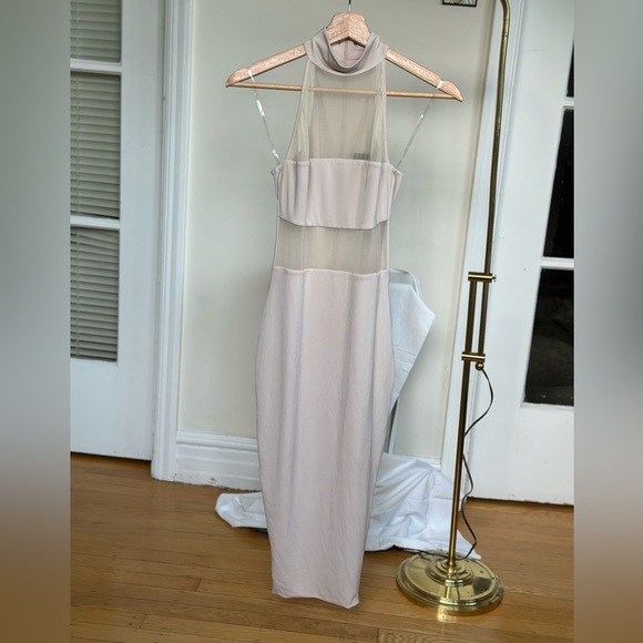 Nookie high neck blush colored dress with mesh inserts - Picture 2 of 8
